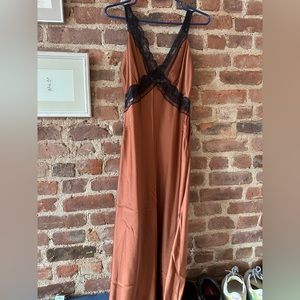 Lace midi slip dress 🪽